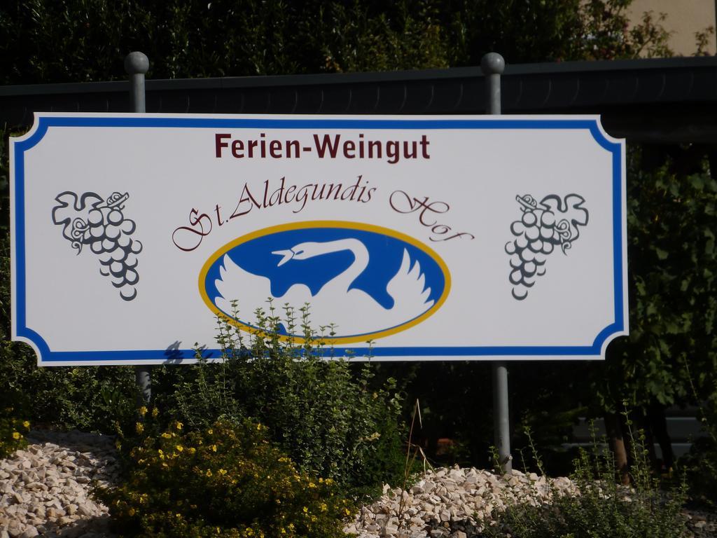 Wein- Und Gaestehaus St. Aldegundishof Sankt Aldegund Dış mekan fotoğraf