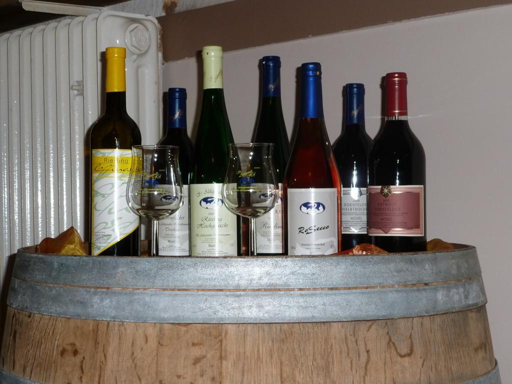 Wein- Und Gaestehaus St. Aldegundishof Sankt Aldegund Dış mekan fotoğraf